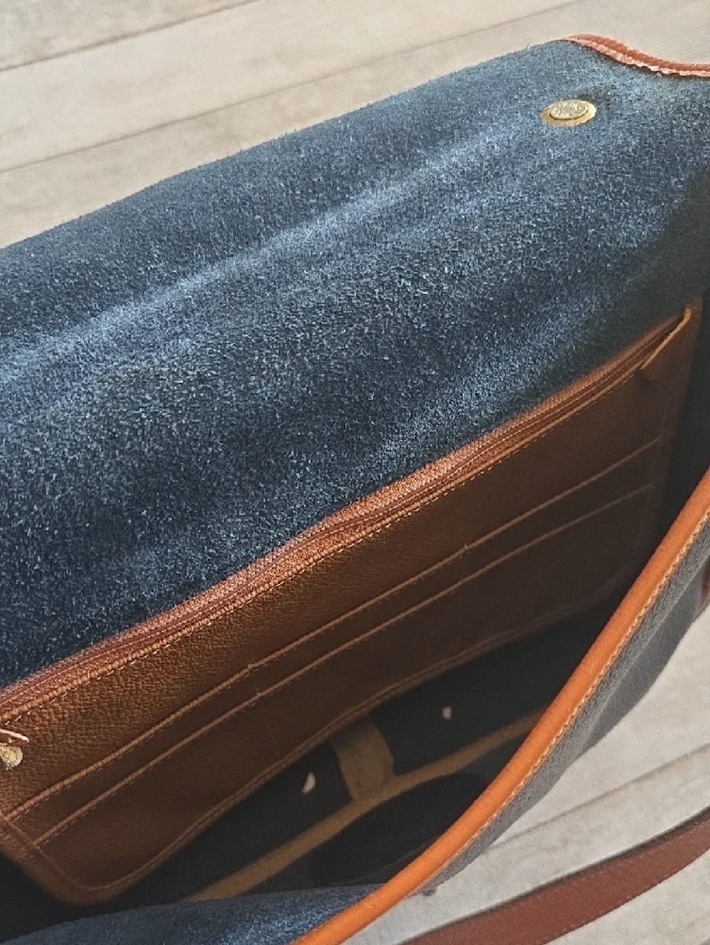 Vintage DOONEY AND BOURKE Black and Brown Leather Crossbody Bag - Picture 9 of 12